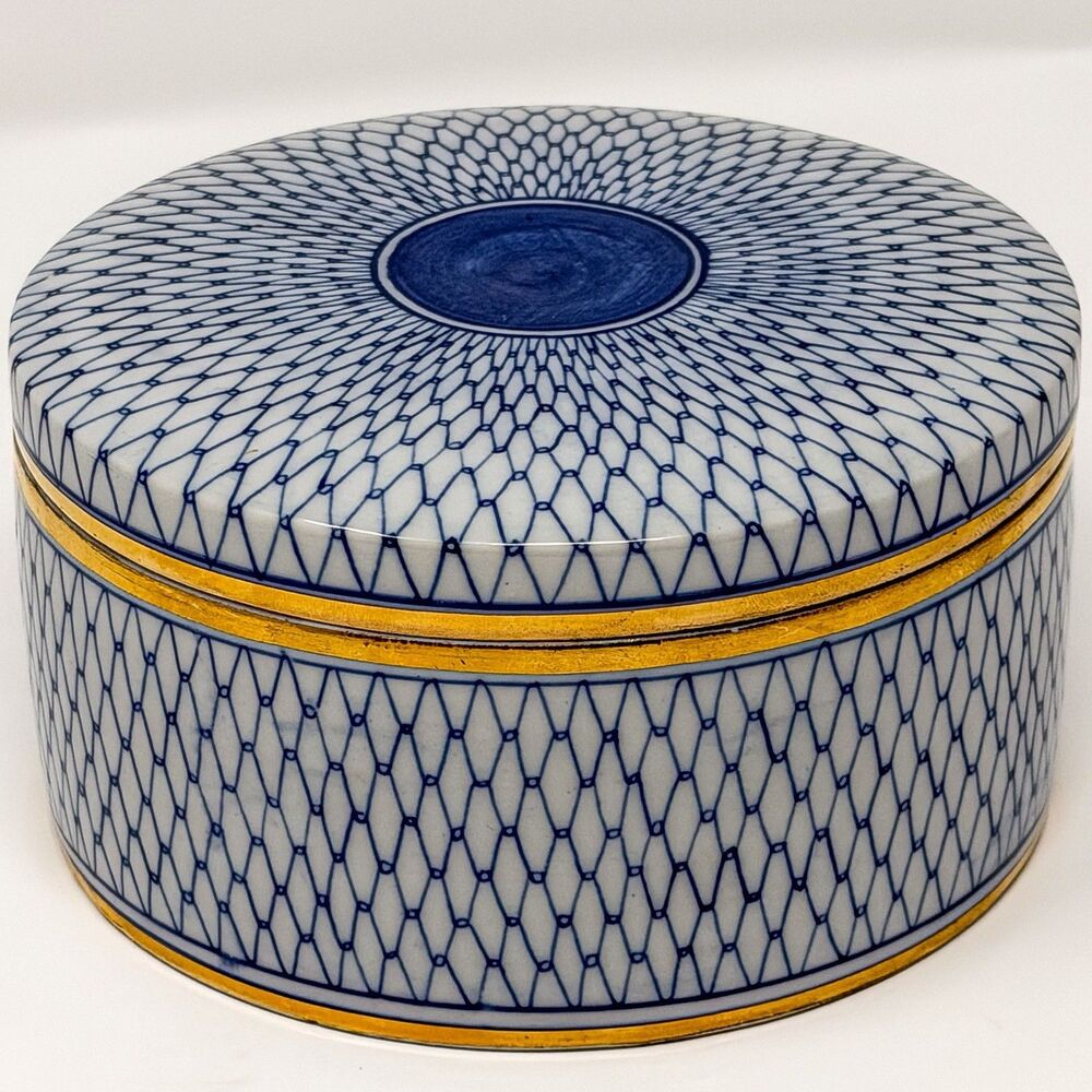 Vintage Takahashi Japan Blue Fishnet Porcelain Lidded Trinket Box Dish